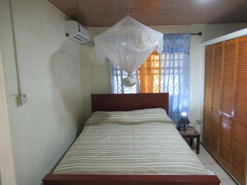 Cozy two bedroom Villa in West Bank Demerara Cozy two bedroom Villa in West Bank Demerara