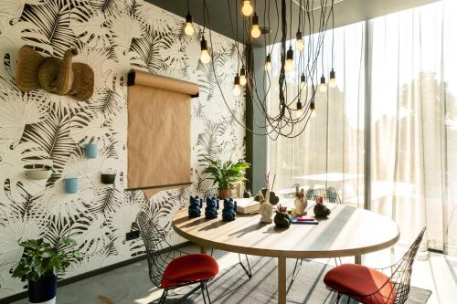 Meeting room / ballrooms, Moxy Utrecht in Utrecht Meeting room / ballrooms, Moxy Utrecht in Utrecht