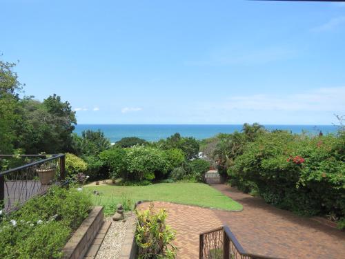 Garden, Whispering Waves Villa in Freeland Park Garden, Whispering Waves Villa in Freeland Park
