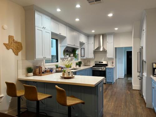 Palvelut, MyCrib Houston Hostel in Houston (TX) Palvelut, MyCrib Houston Hostel in Houston (TX)