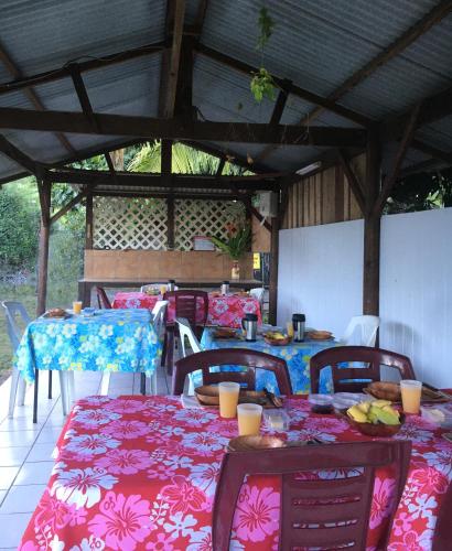 식음료(F&B), 펜션 테 미티 (Pension Te Miti) in 타히티 식음료(F&B), 펜션 테 미티 (Pension Te Miti) in 타히티