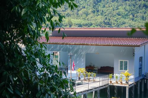 Balcony/terrace, Koh Kood Chonthicha Homestay in Ao Phrao Balcony/terrace, Koh Kood Chonthicha Homestay in Ao Phrao