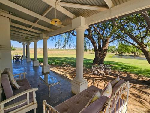 Palvelut, Oudezwaanskraal Game Farm in Bronkhorstspruit Palvelut, Oudezwaanskraal Game Farm in Bronkhorstspruit