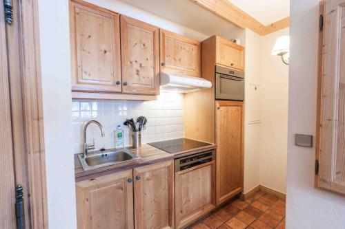 Kitchen, Arc 1950 - 2 bed ski-in ski-out with stunning views in Arc 2000 Kitchen, Arc 1950 - 2 bed ski-in ski-out with stunning views in Arc 2000