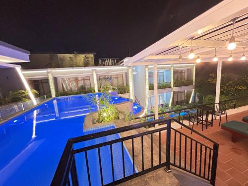 Swimming pool, Cambana La Rivière Hotel near Wat Samrong Knong Swimming pool, Cambana La Rivière Hotel near Wat Samrong Knong