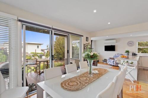 Tranquil Holiday Retreat Rhyll in Rhyll Tranquil Holiday Retreat Rhyll in Rhyll