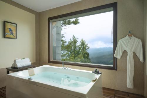 Fürdőszoba, Trivik Hotels & Resort, Chikmagalur in Pandaravalli Fürdőszoba, Trivik Hotels & Resort, Chikmagalur in Pandaravalli