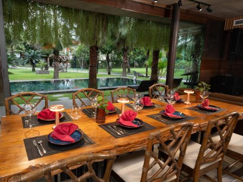 Garden, Palm Villa near Suoi Do Pagoda Garden, Palm Villa near Suoi Do Pagoda