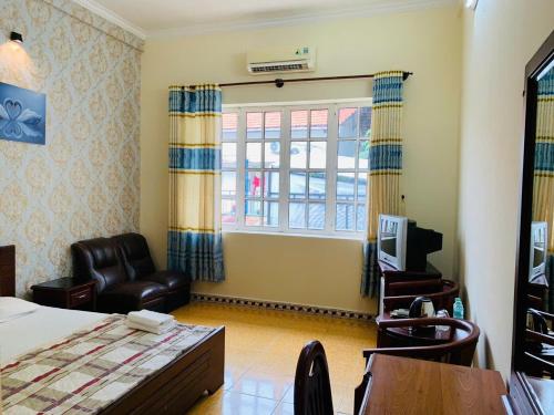 Hoang Yen Hotel near Nui Lon Cable Station Hoang Yen Hotel near Nui Lon Cable Station