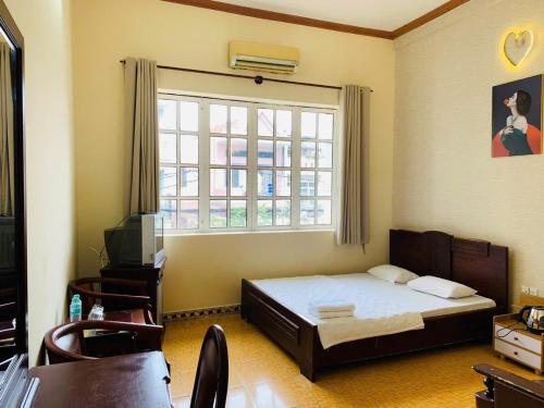 Hoang Yen Hotel near Nui Lon Cable Station Hoang Yen Hotel near Nui Lon Cable Station