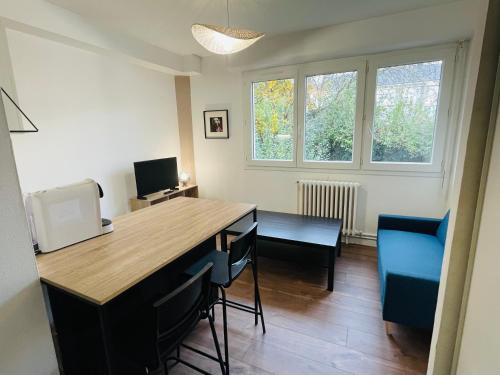 Wolk, Joli appt une chambre near Caen-Carpiquet Airport Wolk, Joli appt une chambre near Caen-Carpiquet Airport