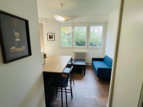 Wolk, Joli appt une chambre near Caen-Carpiquet Airport Wolk, Joli appt une chambre near Caen-Carpiquet Airport