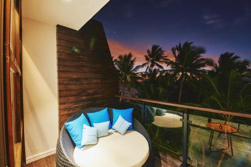 Balcony/terrace, Beach Hotel Dhigurah in South Ari Atoll Balcony/terrace, Beach Hotel Dhigurah in South Ari Atoll