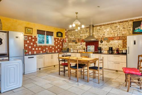 Kitchen, Maison de vacances and B&B clos des hogues entre Etretat et Fecamp in Saint Leonard Kitchen, Maison de vacances and B&B clos des hogues entre Etretat et Fecamp in Saint Leonard