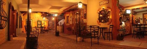 Pub/Lounge, Hotel Plaza Yat Balam in Copan Ruinas Pub/Lounge, Hotel Plaza Yat Balam in Copan Ruinas