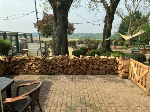 Authentiek 4 persoonshuisje vlakbij Valkenburg in Eys Authentiek 4 persoonshuisje vlakbij Valkenburg in Eys