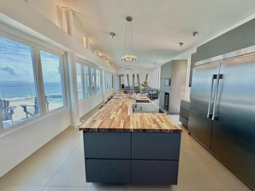 Fabulous and very spacious for our group in Oyster Pond Fabulous and very spacious for our group in Oyster Pond
