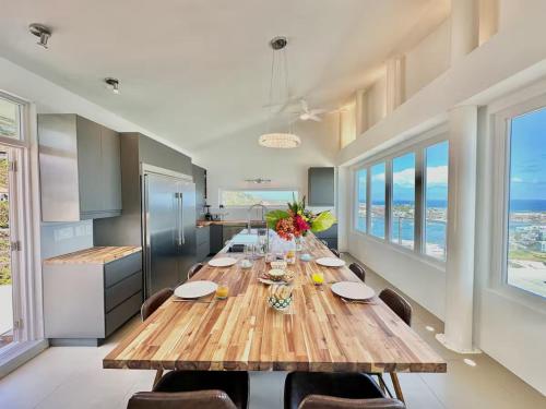 Fabulous and very spacious for our group in Oyster Pond Fabulous and very spacious for our group in Oyster Pond