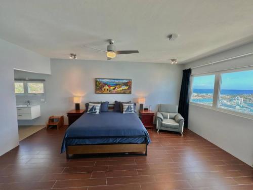 Fabulous and very spacious for our group in Oyster Pond Fabulous and very spacious for our group in Oyster Pond
