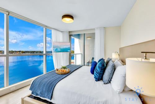 Modern Penthouse -2 Bedrooms - Rooftop Infinity Pool