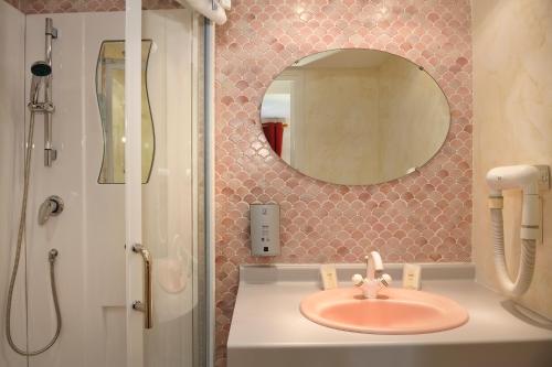 Logis Auberge À La Tête De Lard