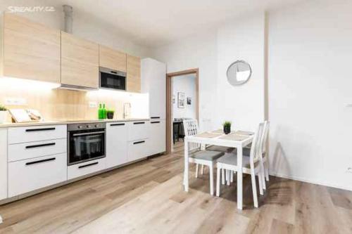 Angel in คราโลโว โปเล Angel in คราโลโว โปเล