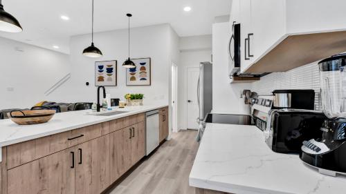 Kitchen, Urban Haven in the heart of Dallas l Pet Friendly in Love Field Airport Kitchen, Urban Haven in the heart of Dallas l Pet Friendly in Love Field Airport