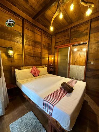 Mondulkiri Pizza Bungalows in Sen Monorom Mondulkiri Pizza Bungalows in Sen Monorom