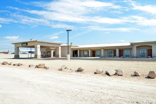 在meiguo.com看到的La Bonita Inn & Suites - Crane的介绍图片