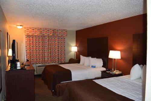 Baymont by Wyndham Midland Airport in Midland (TX) Baymont by Wyndham Midland Airport in Midland (TX)