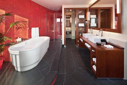 Létesítmények, Melia Berlin near Reichstag Létesítmények, Melia Berlin near Reichstag