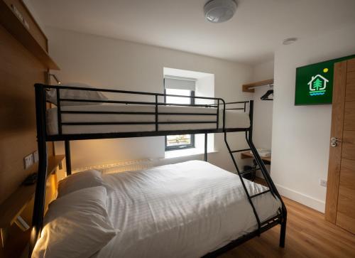 Éalú Lodge (Ealu Lodge) in Sligo Éalú Lodge (Ealu Lodge) in Sligo