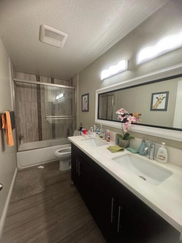 Double Room in Chino Hills Double Room in Chino Hills