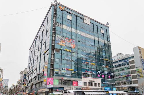 Exterior view, Hwajeong Hotel Jun in Hwajeong-dong Exterior view, Hwajeong Hotel Jun in Hwajeong-dong