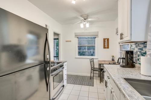 7 Mi to Downtown Minneapolis Home with Fire Pit! in Richfield (MN) 7 Mi to Downtown Minneapolis Home with Fire Pit! in Richfield (MN)