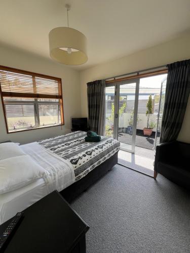 On Top Backpackers near Dunedin Chinese Garden On Top Backpackers near Dunedin Chinese Garden