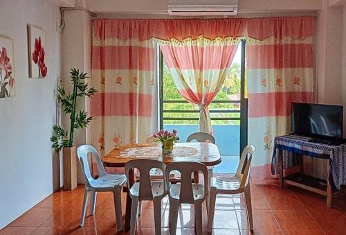 Comoditats, RedDoorz @ Mary Land Transient Alaminos Pangasinan in Alaminos City Comoditats, RedDoorz @ Mary Land Transient Alaminos Pangasinan in Alaminos City