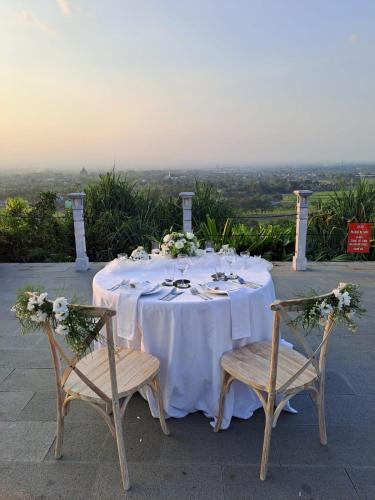 Restaurant, Abhayagiri - SWH Resort in Prambanan Restaurant, Abhayagiri - SWH Resort in Prambanan