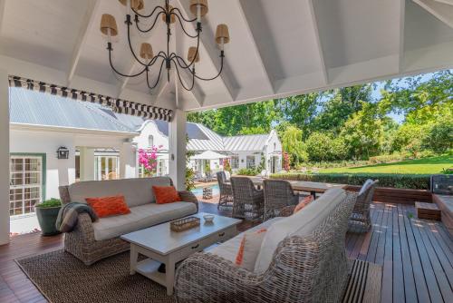 HOHENORT VILLA - exclusive near สวนพฤกศาสตร์แห่งชาติคีร์สเตนบอสช์ HOHENORT VILLA - exclusive near สวนพฤกศาสตร์แห่งชาติคีร์สเตนบอสช์