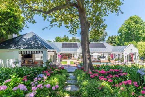 HOHENORT VILLA - exclusive near สวนพฤกศาสตร์แห่งชาติคีร์สเตนบอสช์ HOHENORT VILLA - exclusive near สวนพฤกศาสตร์แห่งชาติคีร์สเตนบอสช์
