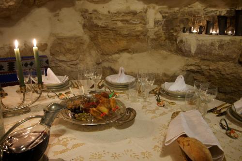 餐飲選擇, 奧柏格德塔梅茲利特酒店 (Auberge de Tamezret) in 瑪特瑪塔 餐飲選擇, 奧柏格德塔梅茲利特酒店 (Auberge de Tamezret) in 瑪特瑪塔