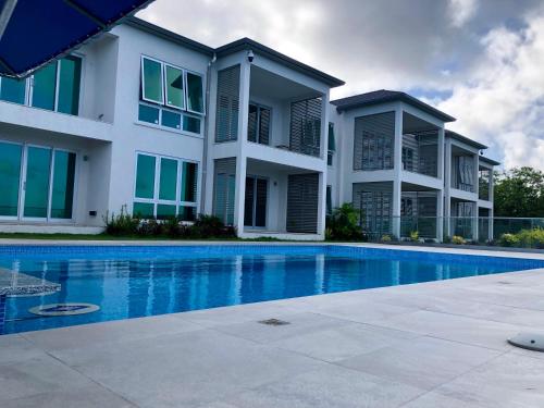 Piscine, Amethyst Ocean View Condo in Grand Anse Piscine, Amethyst Ocean View Condo in Grand Anse