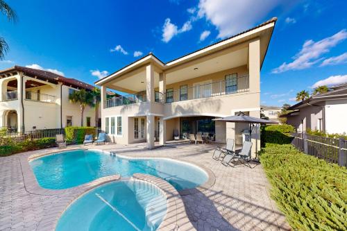 Luxury Green Overlook