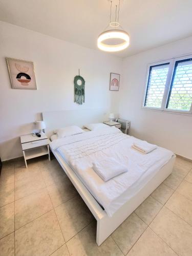 Luxury 2 Bedrooms Apartment in Tel Aviv- Renovated, 8Min walk to the Beach in Bat Yam Luxury 2 Bedrooms Apartment in Tel Aviv- Renovated, 8Min walk to the Beach in Bat Yam
