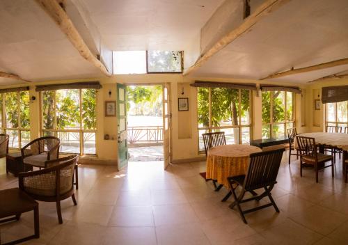 Hetalbon Eco Resort in Gosaba Hetalbon Eco Resort in Gosaba