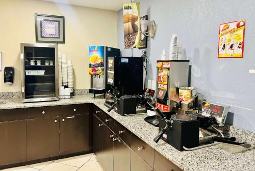 餐飲選擇, 喬治敦麥克羅特套房酒店 (Microtel Inn & Suites by Wyndham Georgetown) in 肯塔基喬治敦 (KY) 餐飲選擇, 喬治敦麥克羅特套房酒店 (Microtel Inn & Suites by Wyndham Georgetown) in 肯塔基喬治敦 (KY)