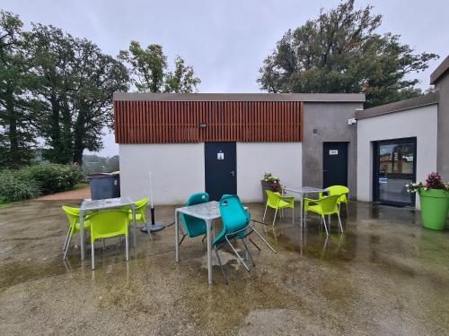Cabane forestière près base nautique avec terrasse et parking - FR-1-591-647 (Cabane forestiere pres base nautique avec terrasse et parking - FR-1-591-647) in Pouligny-Notre-Dame Cabane forestière près base nautique avec terrasse et parking - FR-1-591-647 (Cabane forestiere pres base nautique avec terrasse et parking - FR-1-591-647) in Pouligny-Notre-Dame