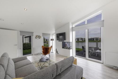 Comfortabel en modern ingericht huis met uitzicht op het meer 28 in Kapelle Comfortabel en modern ingericht huis met uitzicht op het meer 28 in Kapelle
