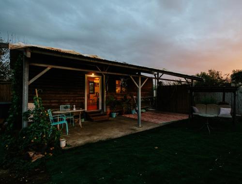 Kilátás, בקתת המפל הלבן in Eliad Kilátás, בקתת המפל הלבן in Eliad