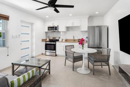 Кухня, Ridge 1 BDR in Гранд-Терк Кухня, Ridge 1 BDR in Гранд-Терк